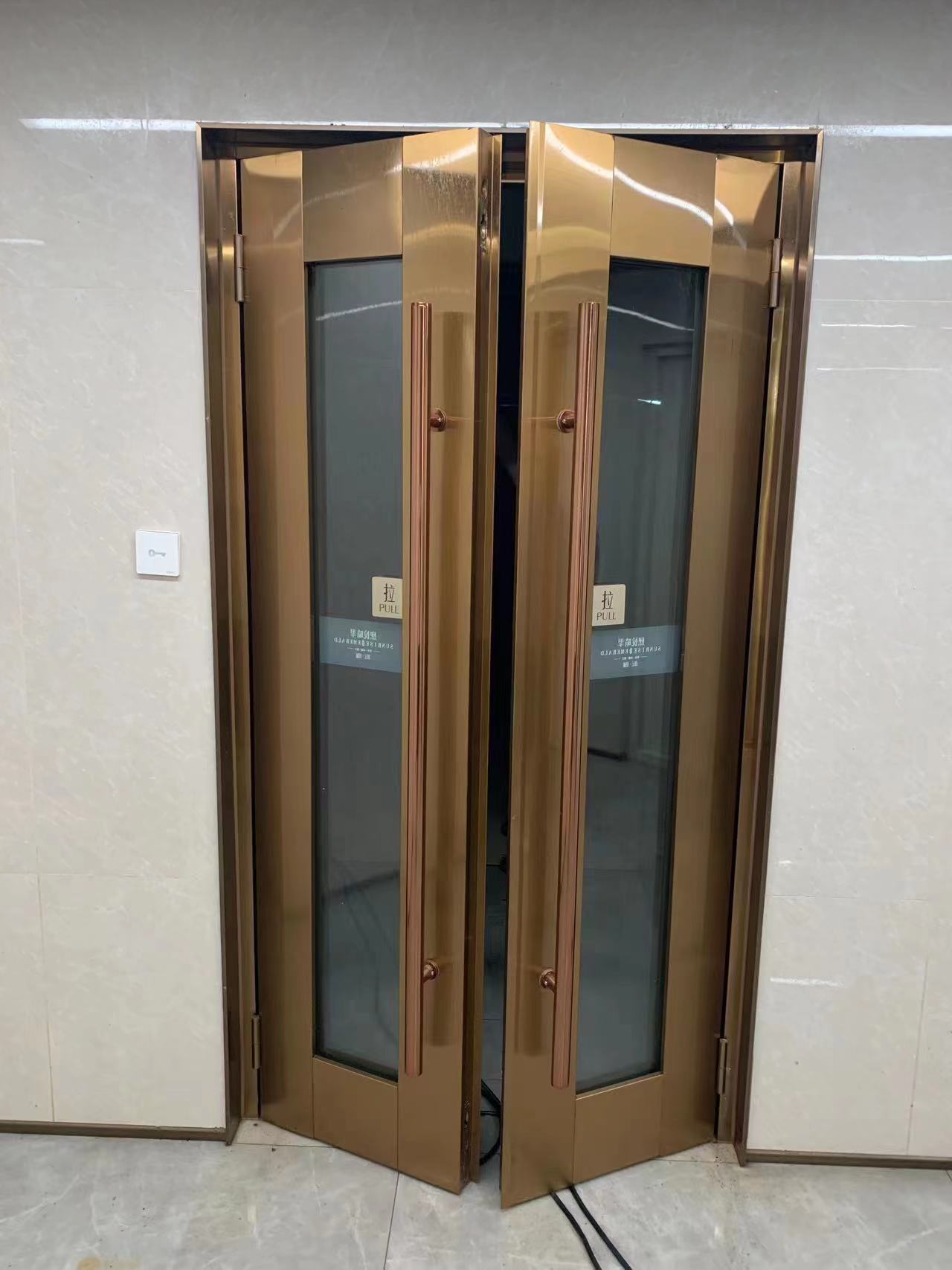 玫瑰金不銹鋼防火門(mén)圖片